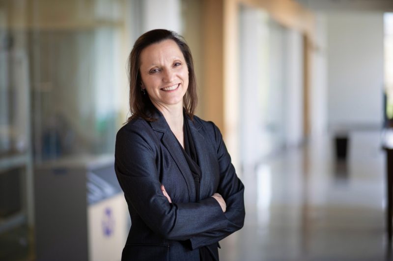 Portrait photo of College of Engineering Outstanding Faculty Mentor Holly Matusovich by Peter Means